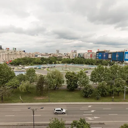 Daire Fountain Bloom