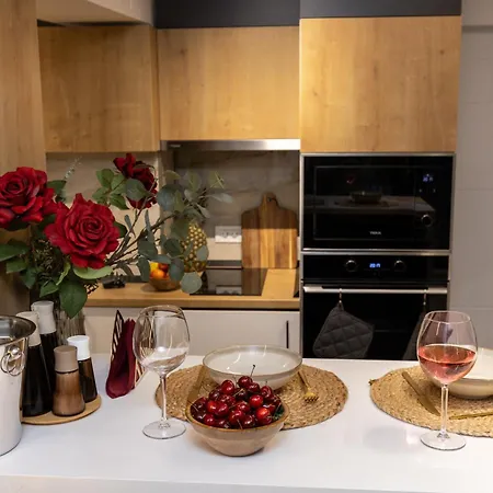 Fountain Bloom Apartment *