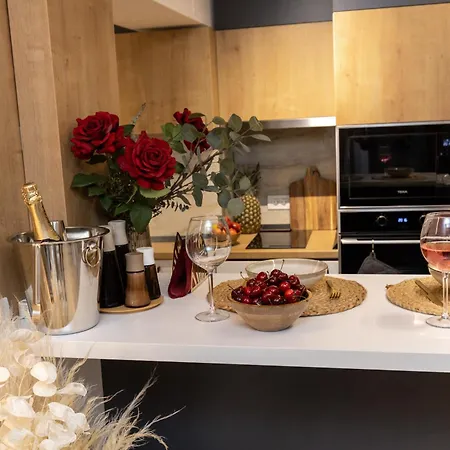 Daire Fountain Bloom