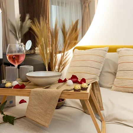 Fountain Bloom Apartment