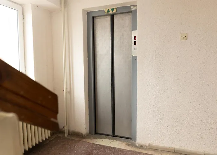 Fountain Bloom 公寓 *